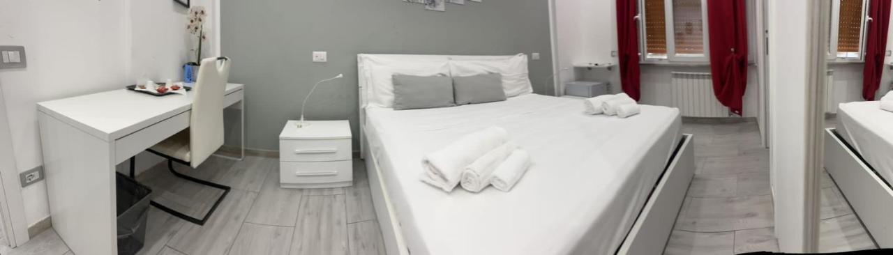 One Hundred Rooms — Photos 2